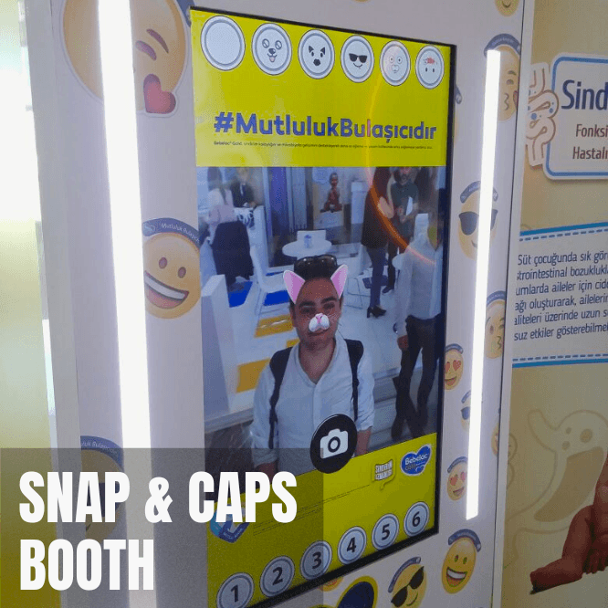 Snap & Caps Booth